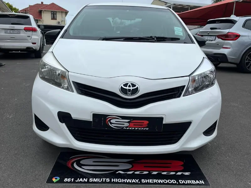 2013 toyota yaris 1.0 xs 3 dr2